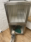 Torni, joka koostuu kahdesta häkistä (M)